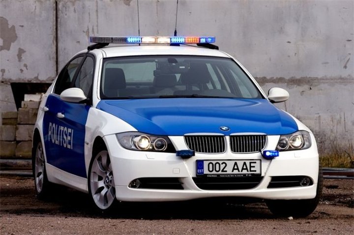 BMW-330i-Politsei.thumb.jpg.d8c32a431a1a