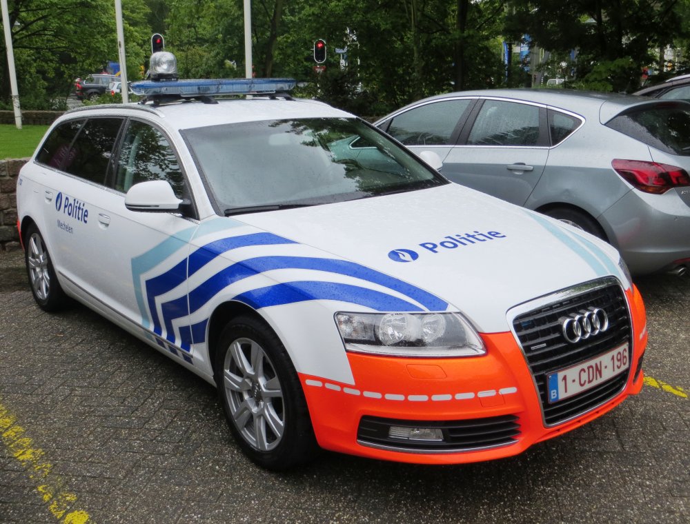 Police_car_of_Belgium_01.thumb.JPG.fb010
