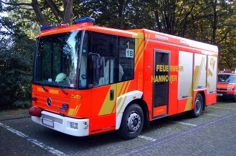feuerwehr-hannover-mercedes-benz-ecomic-205513.jpg