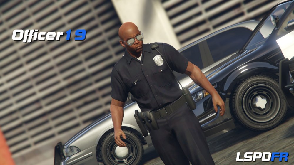 OFficer19.thumb.jpg.7d726cc88c61ad02093c