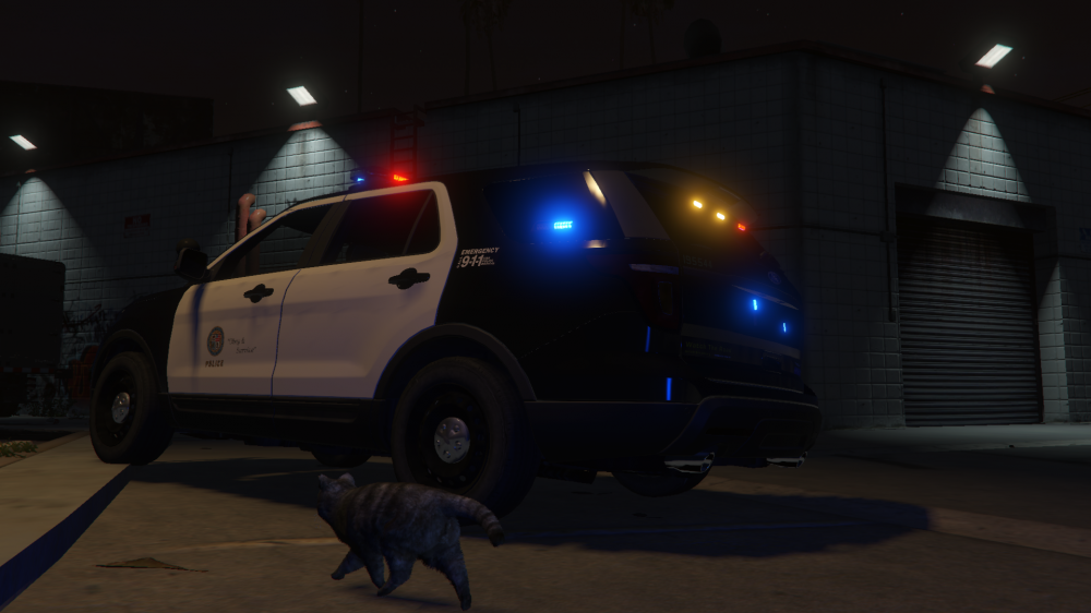 5639298ba4bfb_GTA52015-11-0316-36-04-25.