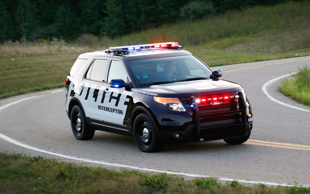 Ford-Police-Interceptor-utility-motion-view.jpg