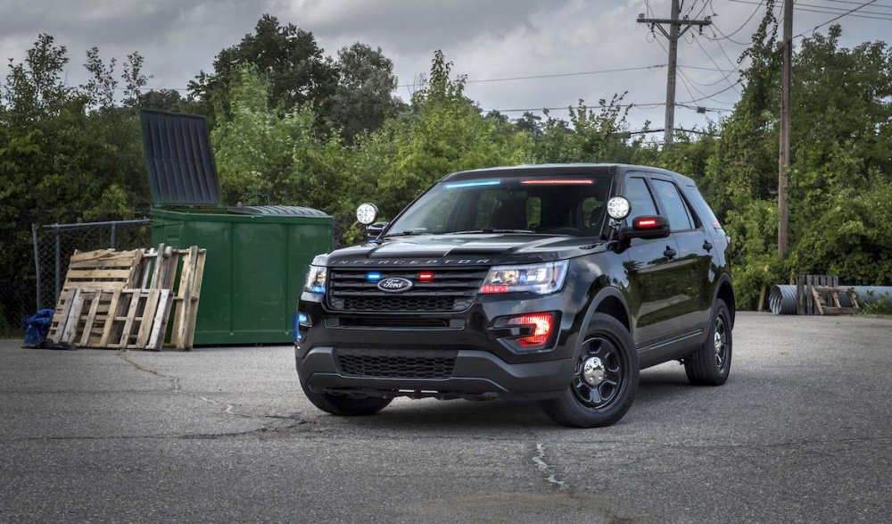 ford-police-interceptor-utility-gets-no-profile-visor-light-bar_1.jpg