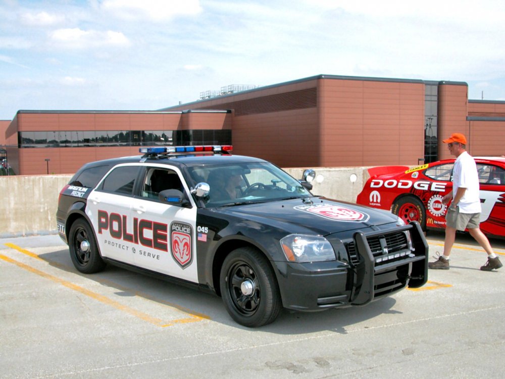 2005-Dodge-Magnum-Police-Cruiser-Prototype-Black-fvr-_2005-WW_WD-DCTC_-DSCN7258.jpg