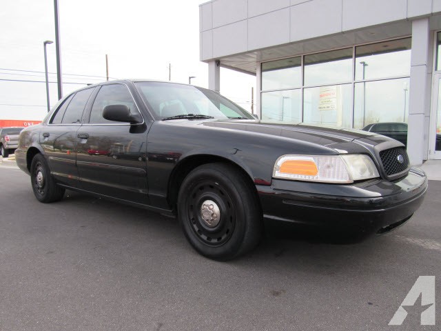 2004-ford-crown-victoria-police-interceptor-w-street-appearance-package-4dr-sedan-3-55-axle-americanlisted_44027381.jpg