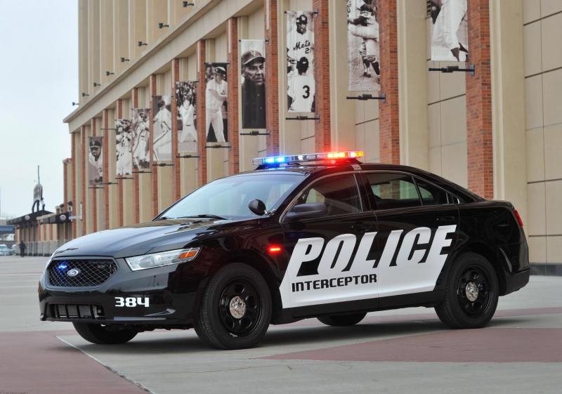 ford-taurus-police-interceptor-gets-305-hp-37-liter-v6_1.jpg