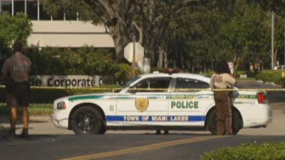 090115 women shot in miami lakes.jpg
