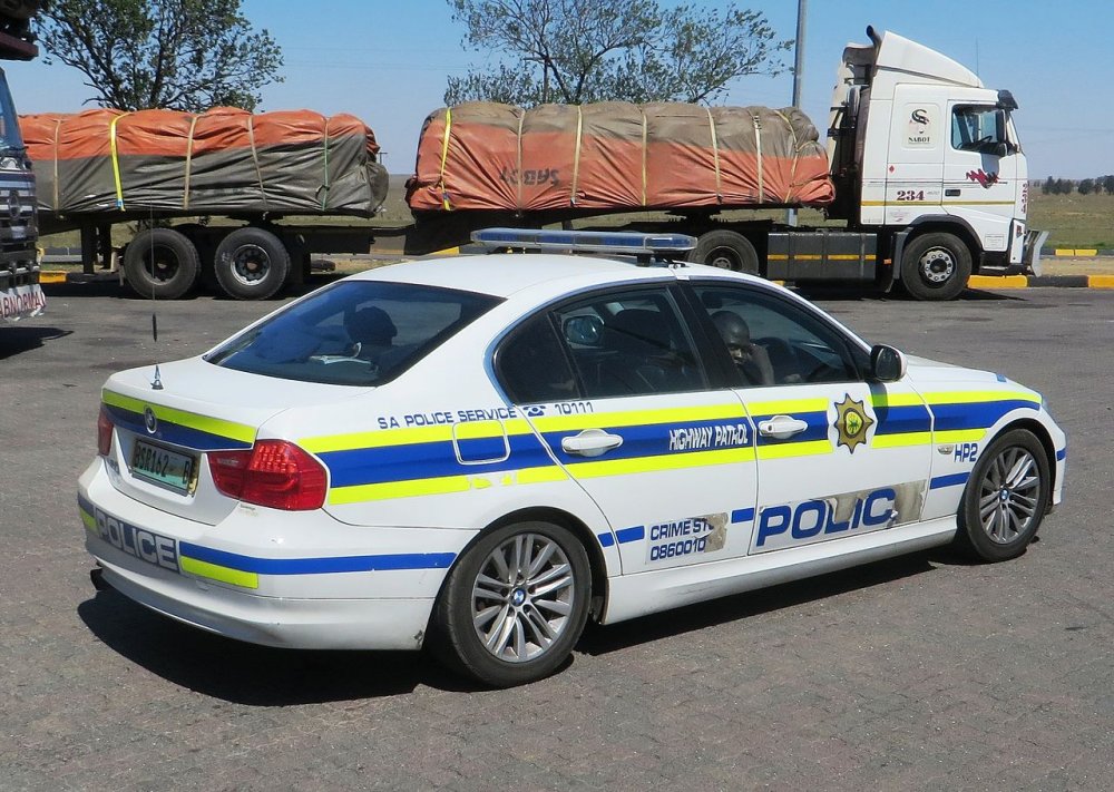 South_African_Police_car_-_higway_patrol_(2).JPG