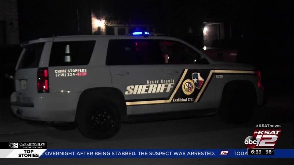 Video Bexar County deputy stabbed responding to domestic violence call20180208151811.jpg_11628347_ver1.0_1280_720.jpg
