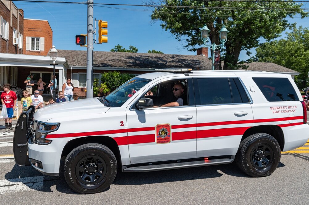 4th-Of-July-Parade-77.thumb.jpg.1a6265638b04865d53481ff7d823e2d3.jpg