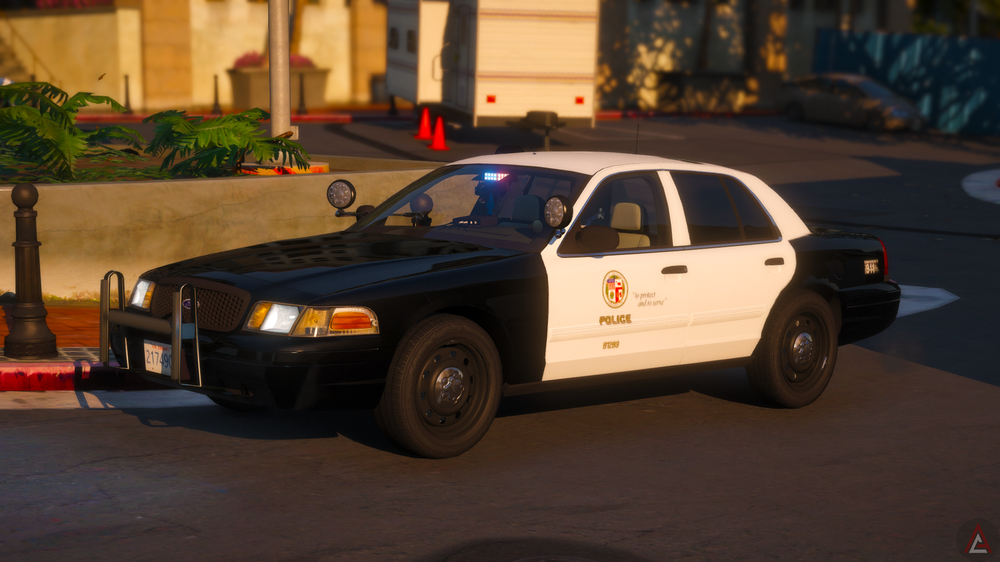 LAPD CVPI SIDE 2.png