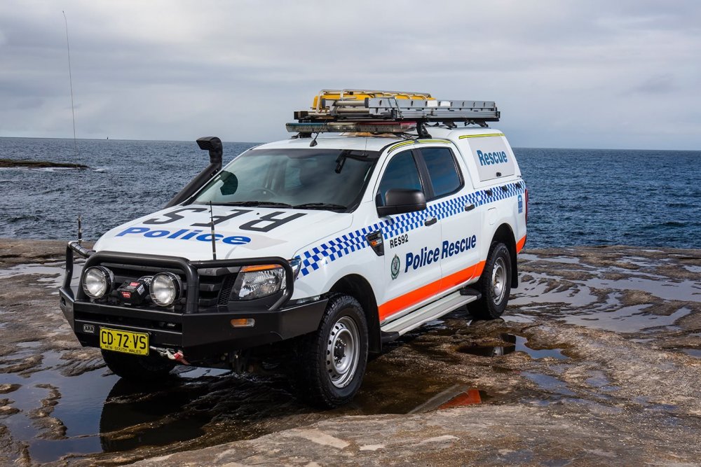 NSW-Police-Squad-HJ47-Cruiser-front.jpg