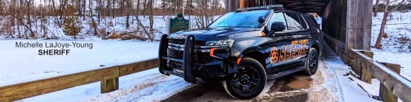 Could contain: outdoor, vehicle, tire, land vehicle, wheel, winter, snow, auto part, bumper, sport utility vehicle, automotive tire, automotive exterior, car, ground, parked