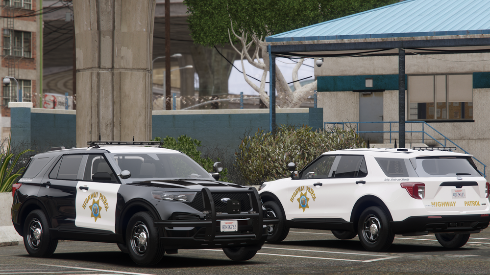 Could contain: vehicle, land vehicle, wheel, outdoor, police, tire, car, transport, sport utility vehicle, bumper, automotive exterior, motor vehicle, building, vehicle registration plate, auto part, roof rack, compact sport utility vehicle, fender, automotive luggage rack, automotive carrying rack, crossover suv, road, street, suv, parked