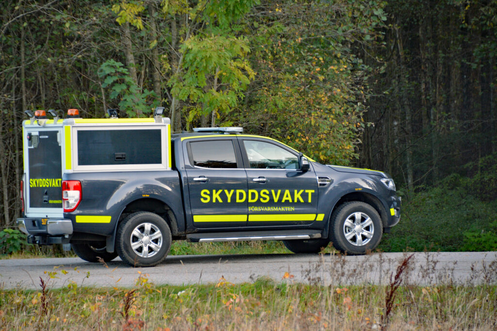 Could contain: vehicle, land vehicle, outdoor, wheel, tire, tree, transport, bumper, automotive exterior, sport utility vehicle, auto part, car, text, automotive tire, motor vehicle, jeep, fender, grass, truck, land rover, pickup truck, parked, street