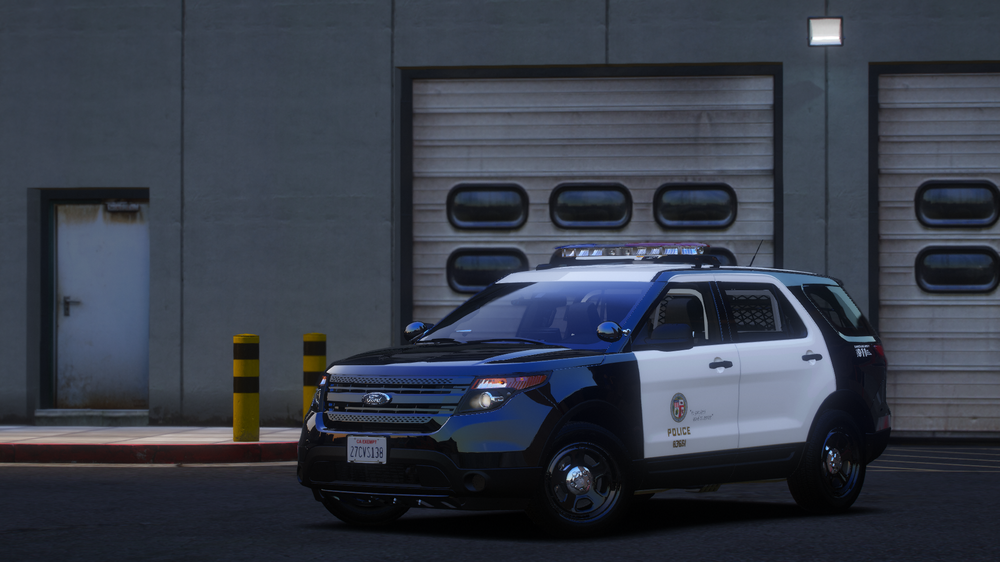 Could contain: vehicle, land vehicle, wheel, tire, sport utility vehicle, building, transport, police, outdoor, bumper, compact sport utility vehicle, car, auto part, vehicle registration plate, road, roof rack, motor vehicle, automotive exterior, ford, automotive luggage rack, crossover suv, mitsubishi, automotive carrying rack, ford motor company, parked