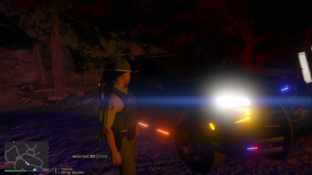 Could contain: screenshot, pc game, light, cave, outdoor, person