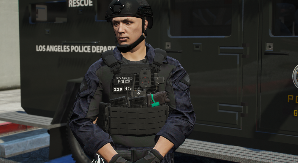 Could contain: clothing, human face, person, pc game, screenshot, action-adventure game, helmet